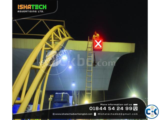 Traffic Red Class Display Hanif Flyover Safety Traffic Gre large image 2