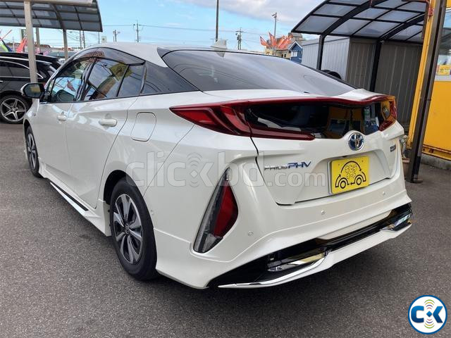 TOYOTA PRIUS PHV 2018 large image 2