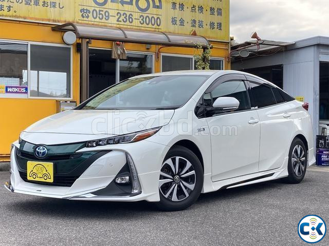 TOYOTA PRIUS PHV 2018 large image 3