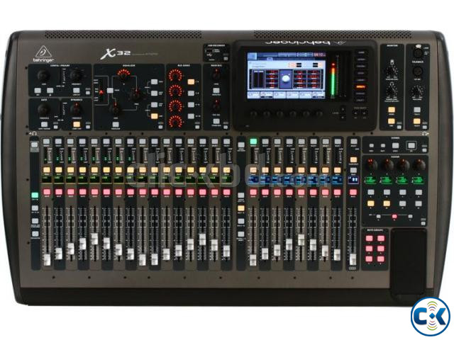 Behringer X32 with flight case large image 2