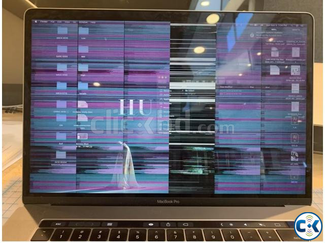 macbook 16 screen flickering  large image 0