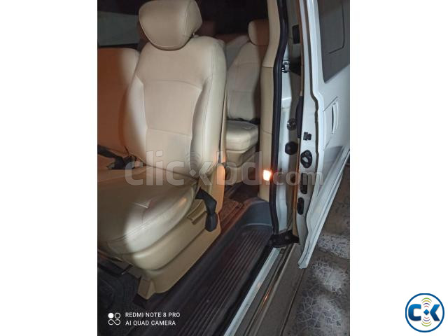 Hyundai H1 12 passenger model 2012 large image 0