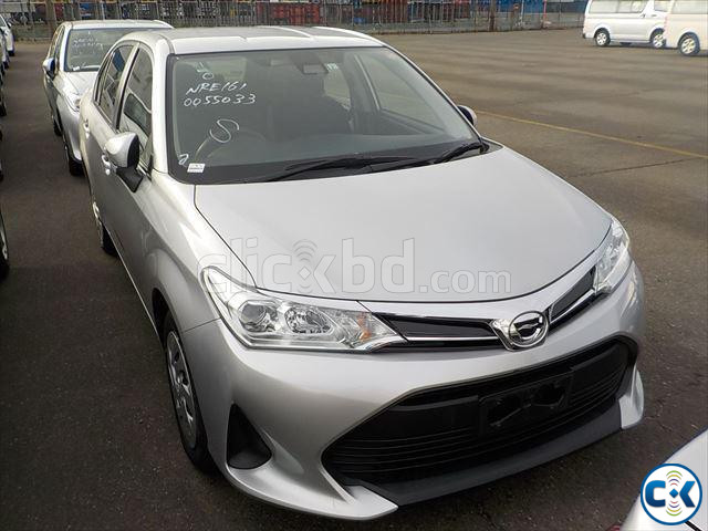 TOYOTA COROLLA AXIO NEW SHAPE SILVER 2 470 000 large image 1