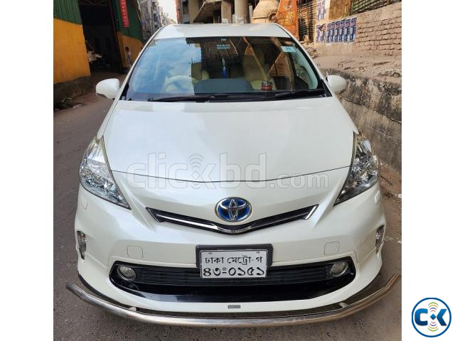 Banker Driven Going Abroad Toyota Prius Alpha 7 Seater 2014 large image 0