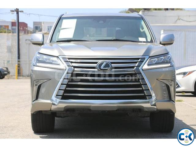 I want to sell my few month used Lexus lx 570 2021 model large image 0
