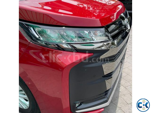 TOYOTA NOAH 2022 large image 2