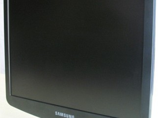 SAMSUNG LCD Monitor 17 - SyncMaster 732N