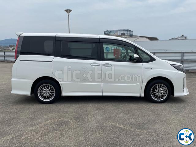 Toyota Noah HYBRID SI WxB 2019 large image 3