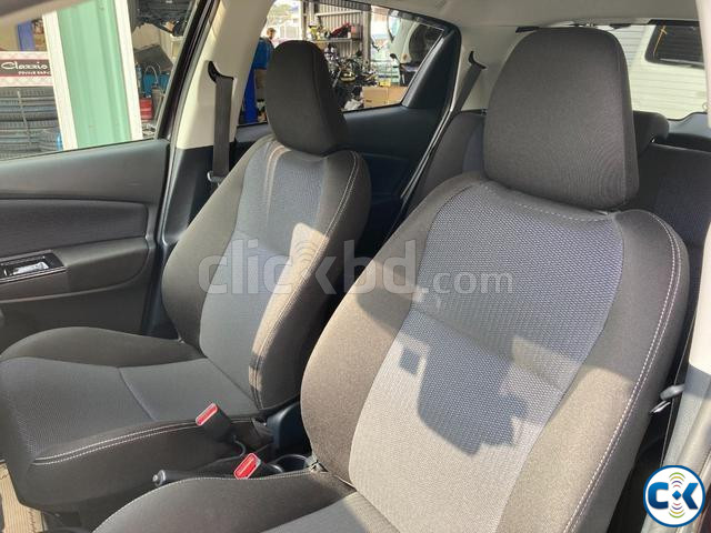 Toyota Vitz F Safety 2019 large image 2