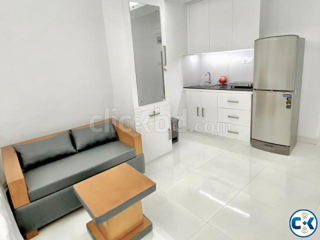 Rent A Fully Furnished Studio Apartment In Bashundhara R A large image 3