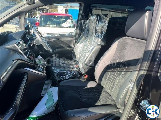 Toyota Esquire 2018 GI Premium large image 1