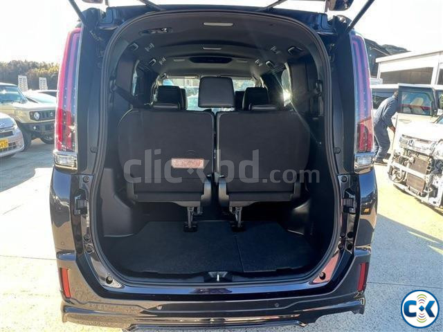 Toyota Esquire 2018 GI Premium large image 2