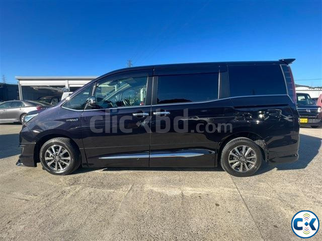 Toyota Esquire 2018 GI Premium large image 3