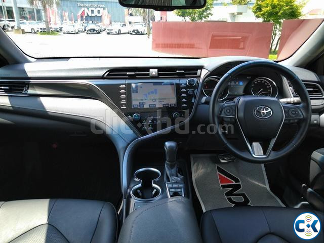 Toyota Camry WS Leather Package 2018 large image 2