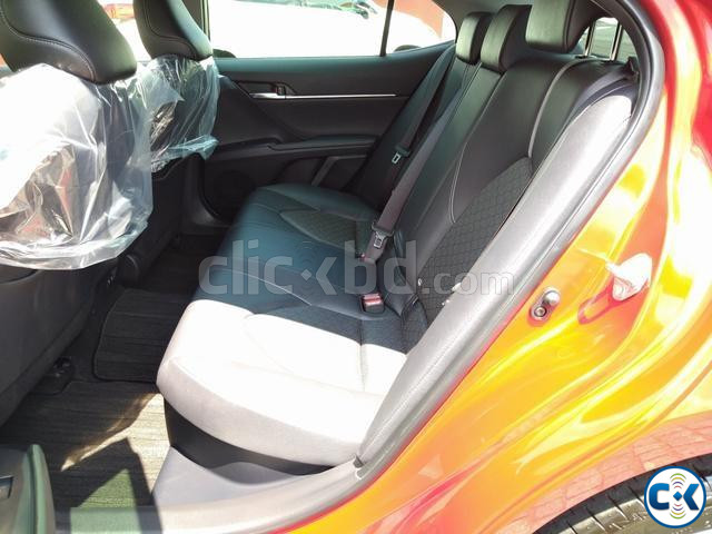 Toyota Camry WS Leather Package 2018 large image 3