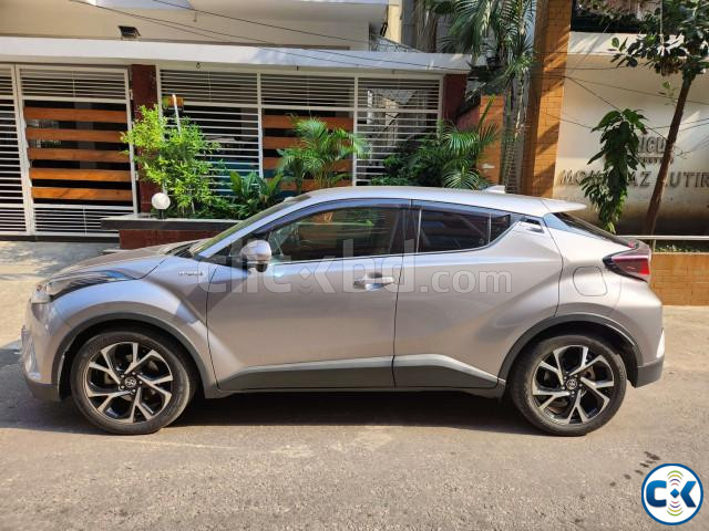 Toyota C-HR G 2017 large image 1