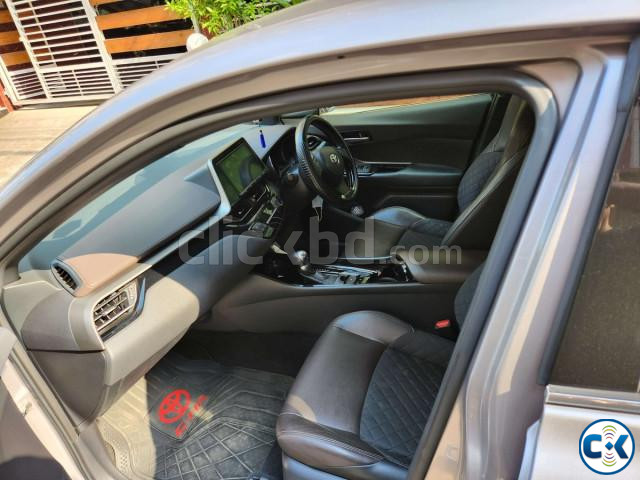 Toyota C-HR G 2017 large image 3
