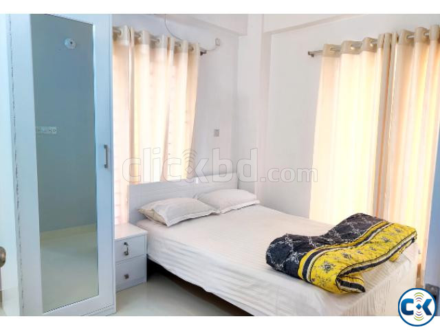 Rent Fully Furnished Two-Bedroom Apartment With Complete Fur large image 1