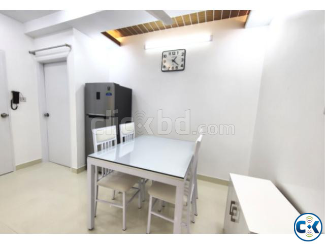Rent Fully Furnished Two-Bedroom Apartment With Complete Fur large image 2