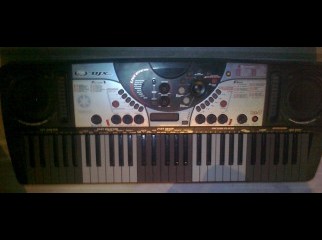 YAMAHA DJX 2 pro keyboard