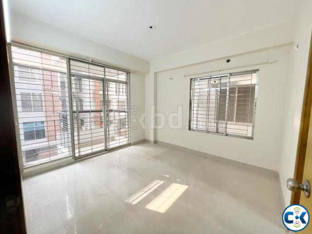 South-Facing Flat at Bashundhara for Sale large image 2