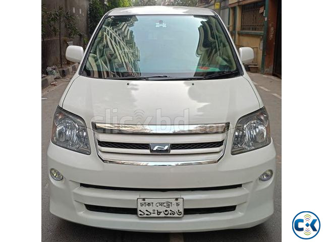 Toyota Noah 2004 large image 0