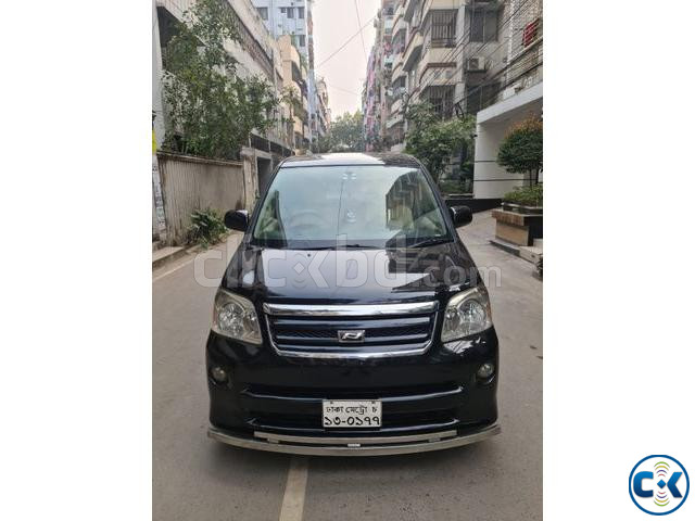 Toyota Noah 2005 large image 0