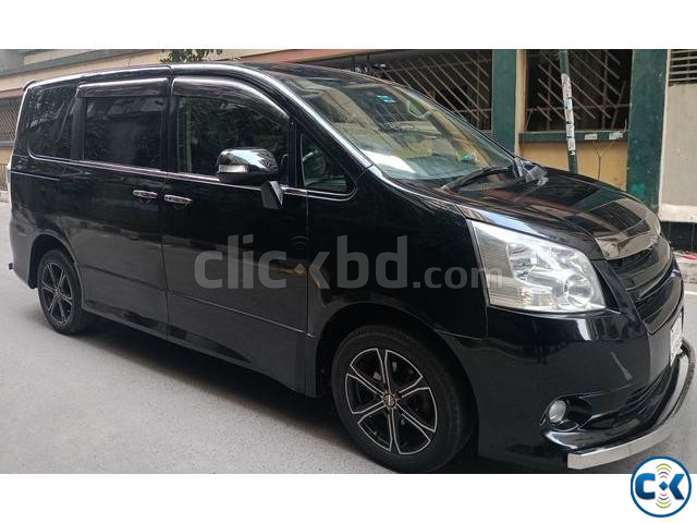 Toyota Noah SI 2009 large image 1