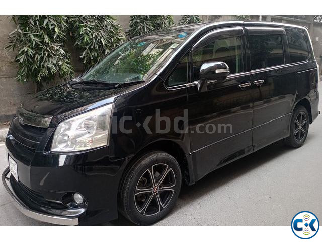 Toyota Noah SI 2009 large image 2