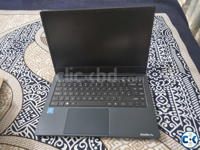 Toshiba Satellite Pro C40-G-109 large image 0