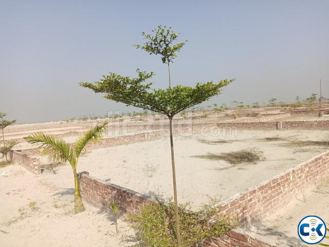 North Face Corner Plot will be sale near Purbachal 300 feet large image 1