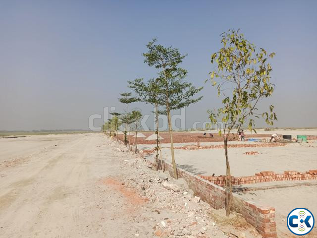 North Face Corner Plot will be sale near Purbachal 300 feet large image 2