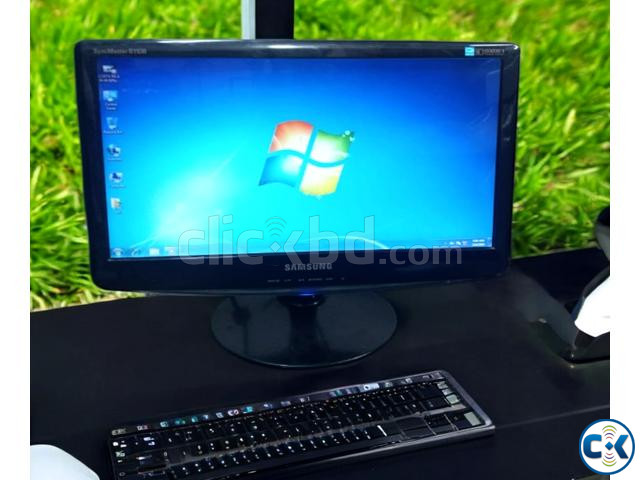 FLASE SALE মাত্র ৩৫০০ টাকায় Samsung 19 Monitor large image 4