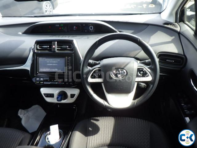 Toyota Prius S Safety Plus Package 2018 large image 4