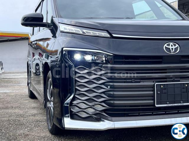 Toyota Voxy 2023 large image 0