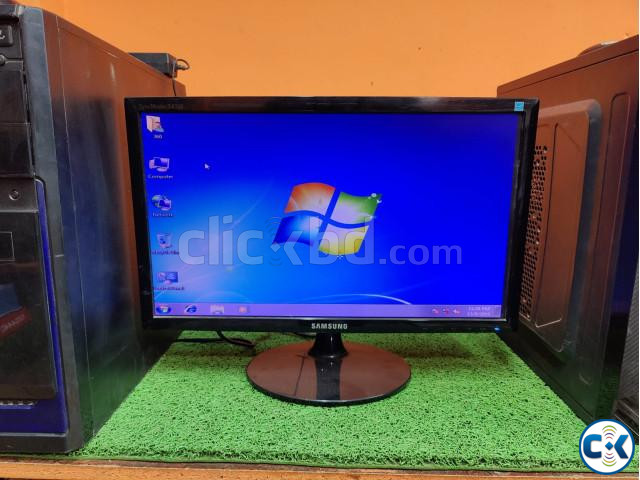 Samsung SyncMaster SA300 HD 19 Monitor large image 0