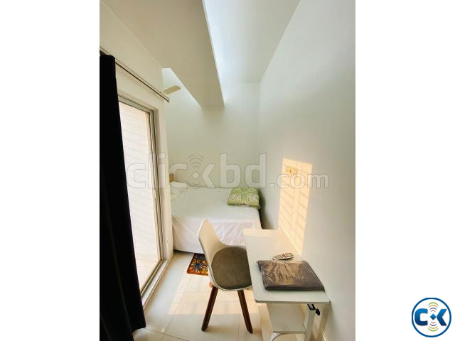 Luxurious 2-Room Studio Apartment Rent in Bashundhara R  large image 1