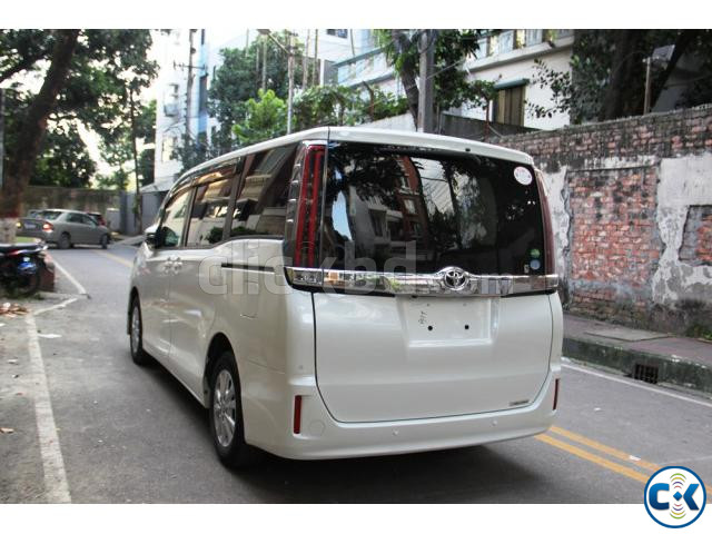 Toyota Noah G Package 2017 large image 1