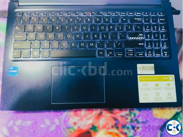 Almost new.17 month official warranty available. large image 1