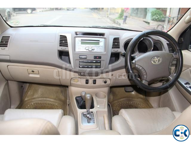 Toyota Fortuner 7 Seat Octane 4WD 2006 large image 4
