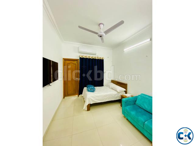 Elegant 3-Bedroom Bashundhara Apartment Perfect for Long-T large image 1