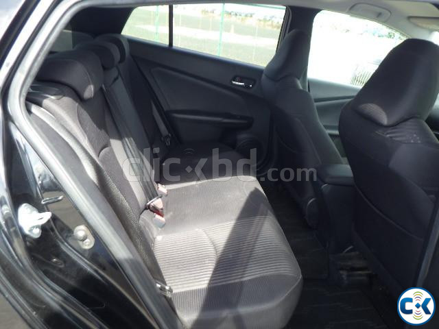 Toyota Prius S Safety Plus 2018 large image 3