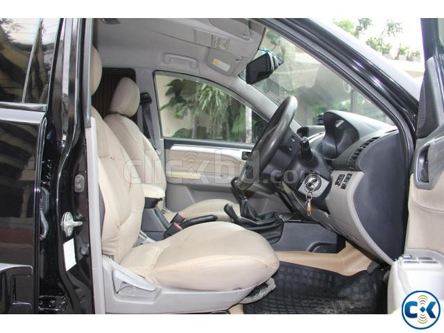 Mitsubishi Pajero Sports 7 Seater 2013 large image 2