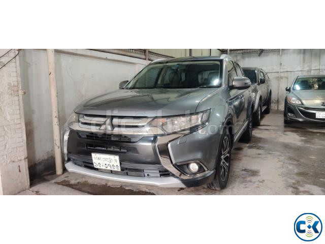 Mitsubishi Outlander New Shape Sunroof 2016 large image 1