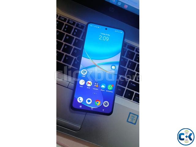 Vivo V30 Lite large image 1