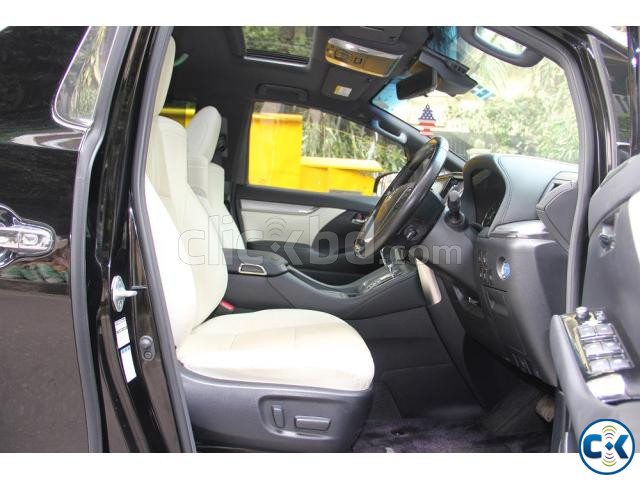 Toyota Alphard Executive Lounge E-Four 2019 large image 2