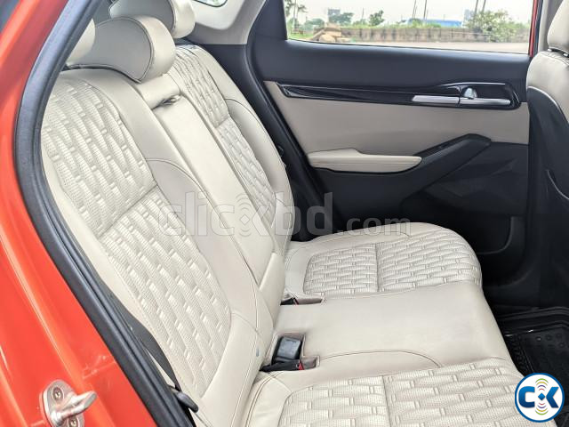 Kia Seltos 2020 Eye-Catching Orange White Top Features large image 2