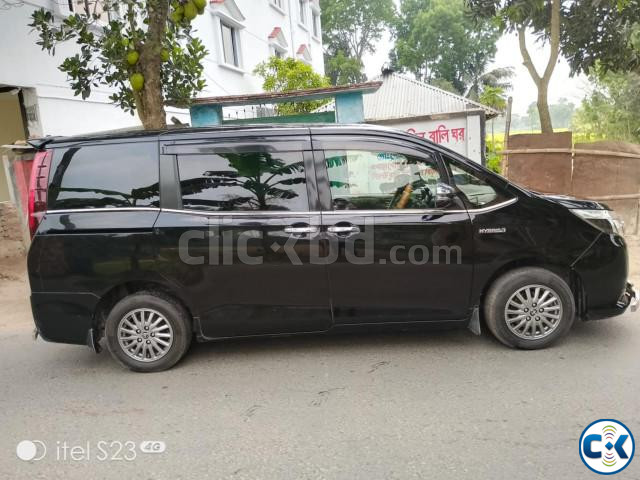 Toyota Esquire 2017 large image 1