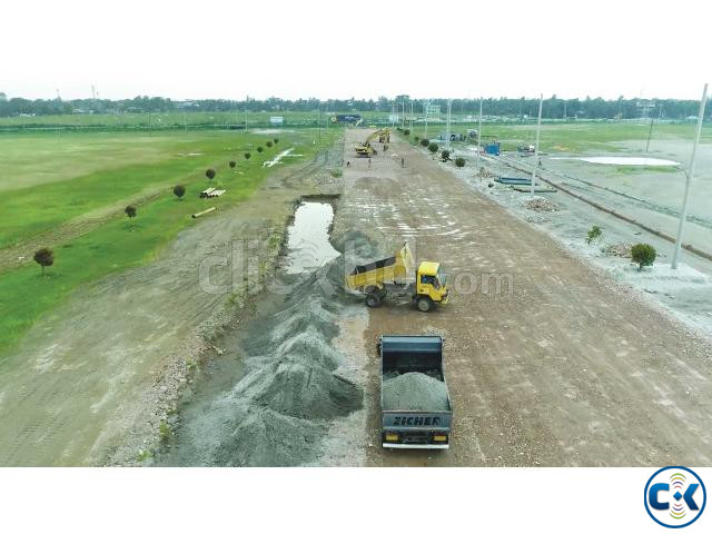 পূর্বাচলে ১৮০ ফিট রোড টাচ রেডি প্লট বিক্রি চলছে large image 0