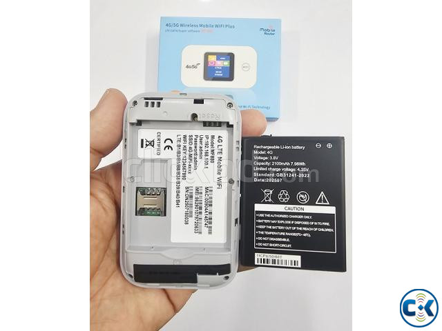 MF880 4G WiFi Pocket Router 2100mAh LED Display large image 4